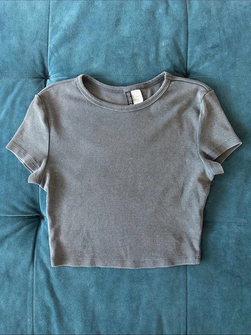 H&M Cropped Ribbed Short Sleeve - Picture 1 of 4